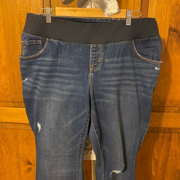 Old Navy Maternity Front-Low Panel Distressed Rockstar Super Skinny Jeans - Picture 2 of 7